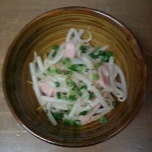 厚切りベーコンともやしの炒め物